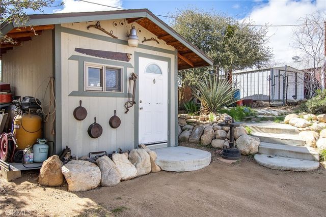 2863 Ox Yoke, Pioneertown, CA 92268