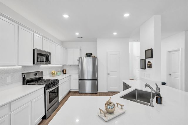 9454 Brookwood Bend Drive, Baytown, TX 77521