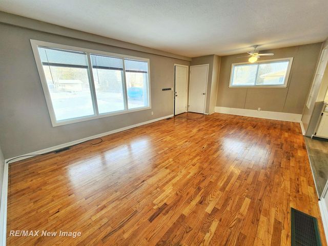 4955 Hepburn Road, Saginaw, MI 48603