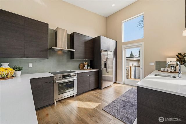 711 N 97th Street, Seattle, WA 98103