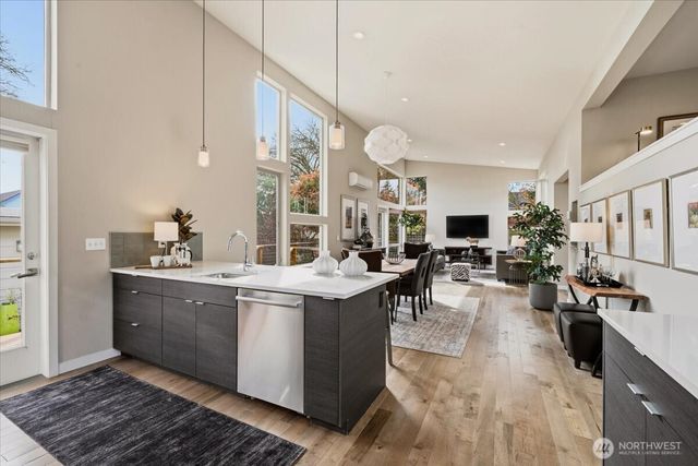 711 N 97th Street, Seattle, WA 98103