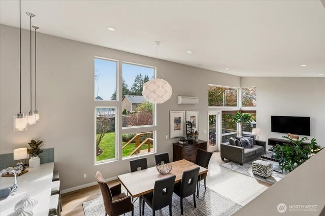 711 N 97th Street, Seattle, WA 98103