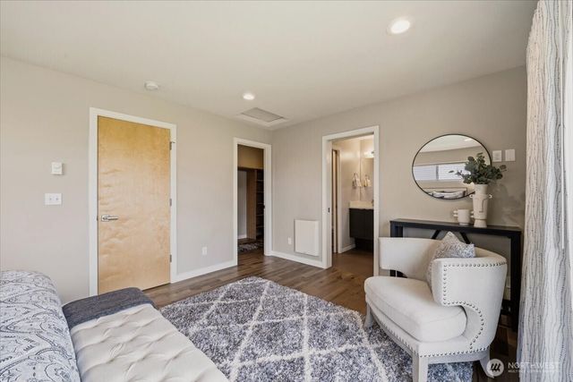 711 N 97th Street, Seattle, WA 98103