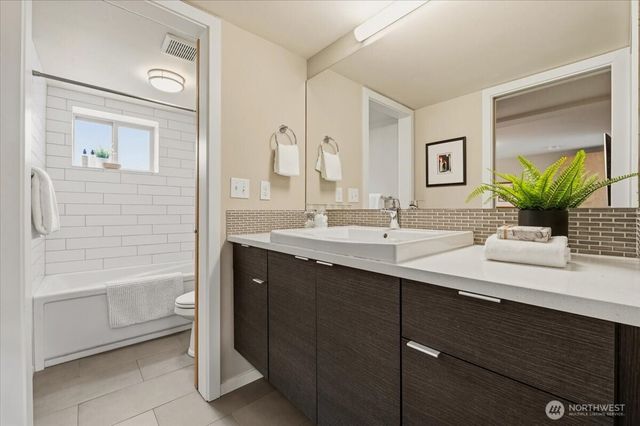 711 N 97th Street, Seattle, WA 98103