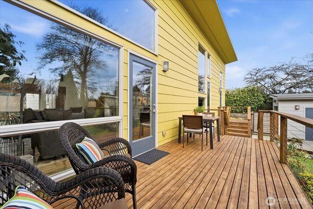 711 N 97th Street, Seattle, WA 98103