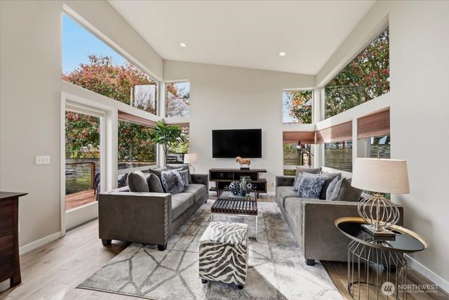 711 N 97th Street, Seattle, WA 98103