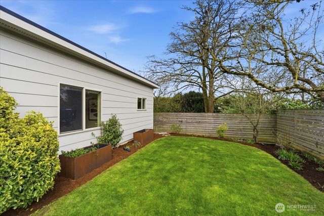 711 N 97th Street, Seattle, WA 98103