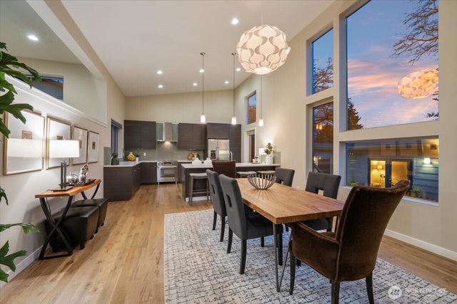 711 N 97th Street, Seattle, WA 98103