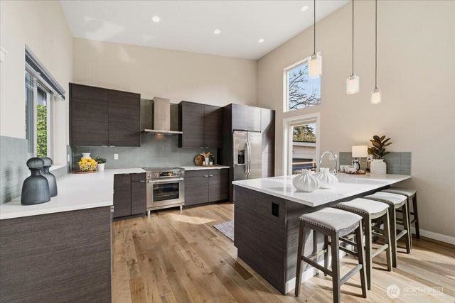 711 N 97th Street, Seattle, WA 98103