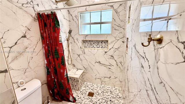 5470 Pine Cir, Coral Springs, FL 33067