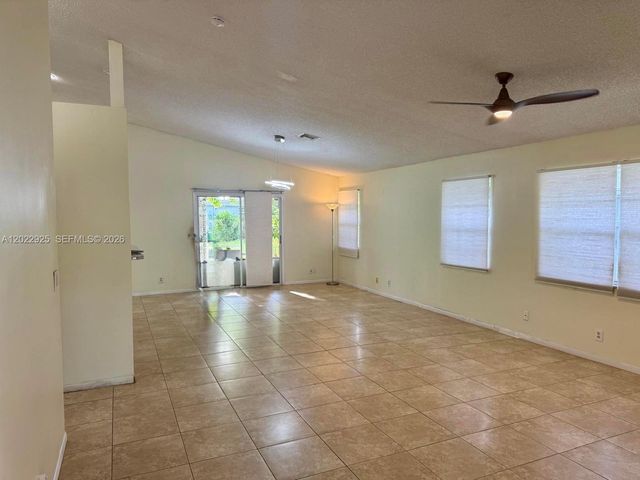 5470 Pine Cir, Coral Springs, FL 33067