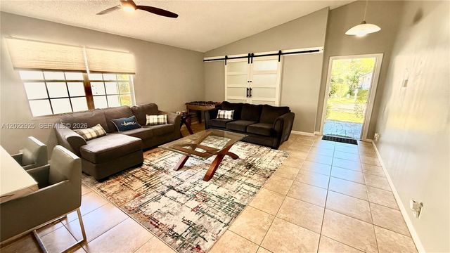 5470 Pine Cir, Coral Springs, FL 33067