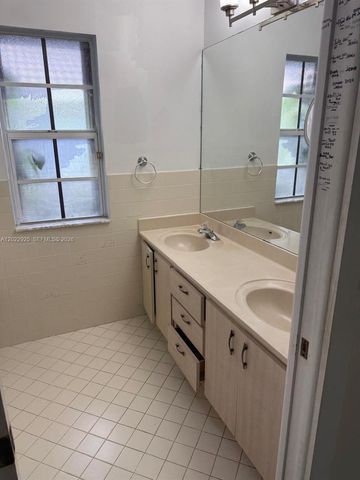 5470 Pine Cir, Coral Springs, FL 33067