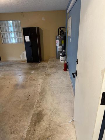 5470 Pine Cir, Coral Springs, FL 33067