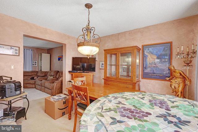 1 ADAMS AVE, Berlin, NJ 08009
