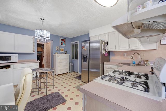1 ADAMS AVE, Berlin, NJ 08009