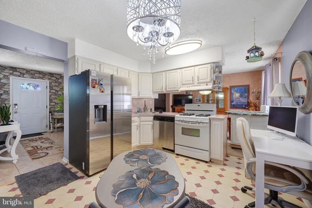 1 ADAMS AVE, Berlin, NJ 08009
