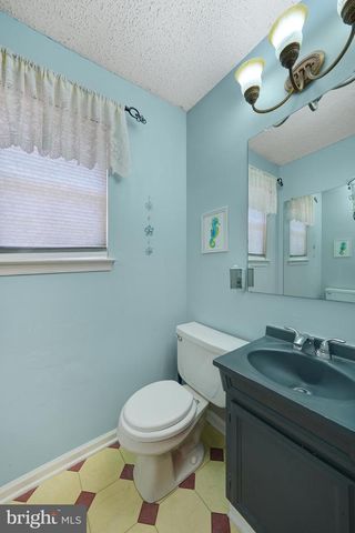 1 ADAMS AVE, Berlin, NJ 08009
