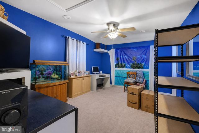 1 ADAMS AVE, Berlin, NJ 08009