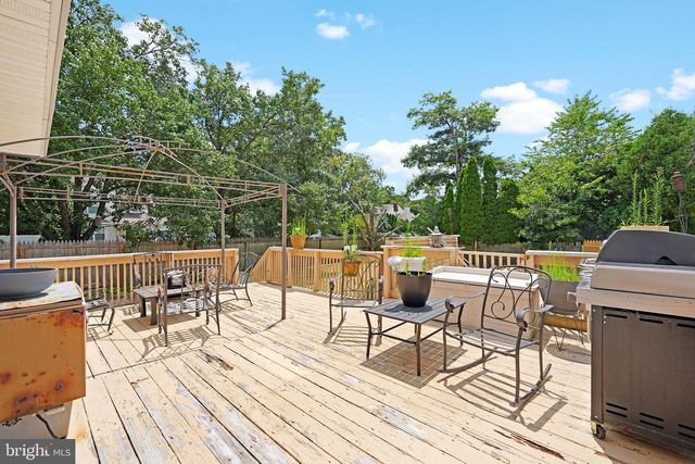 1 ADAMS AVE, Berlin, NJ 08009