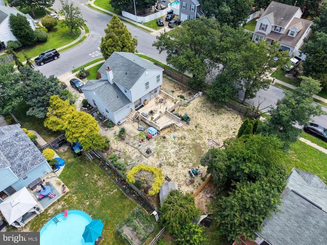 1 ADAMS AVE, Berlin, NJ 08009