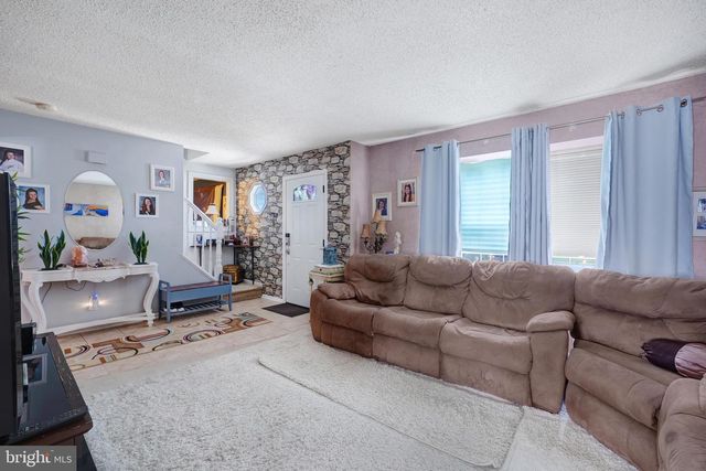 1 ADAMS AVE, Berlin, NJ 08009