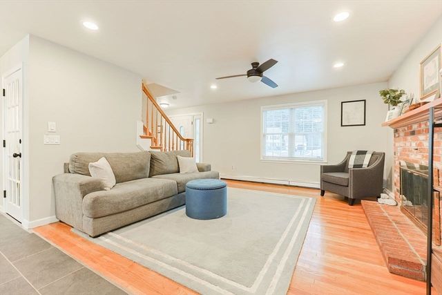 109 Partridge Cir, Taunton, MA 02780