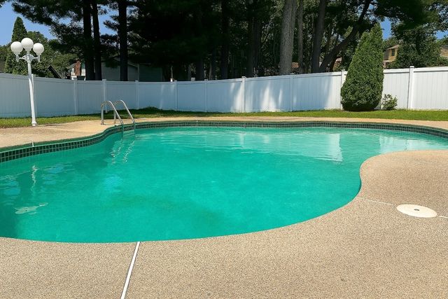 109 Partridge Cir, Taunton, MA 02780