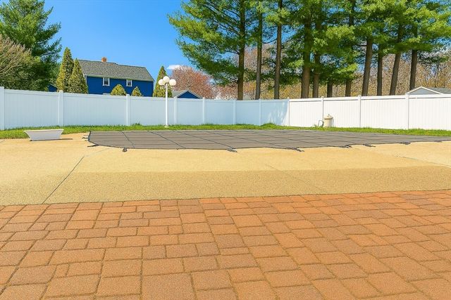 109 Partridge Cir, Taunton, MA 02780