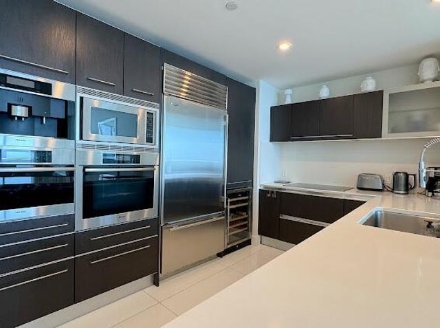17001 Collins Avenue 4204, Sunny Isles Beach, FL 33160