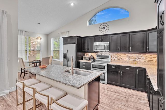7445 Rockbridge Circle, Lake Worth, FL 33467