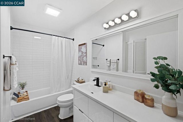 1476 Camino Peral C, Moraga, CA 94556