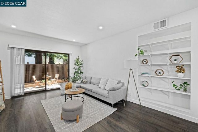 1476 Camino Peral C, Moraga, CA 94556