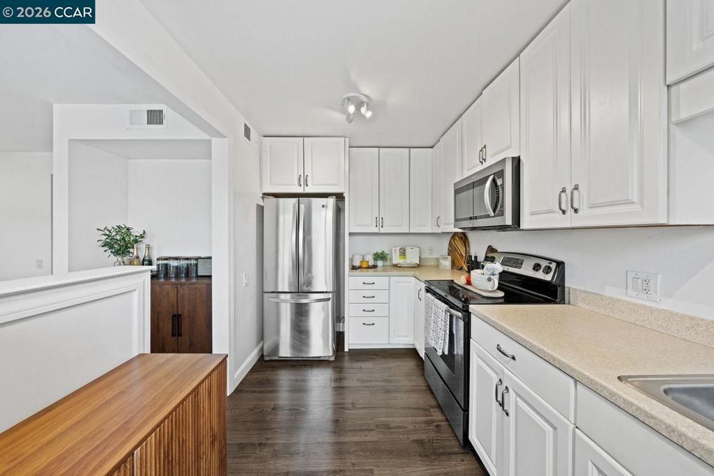 Image 11 of property listing at 1476 Camino Peral C, Moraga, CA 94556