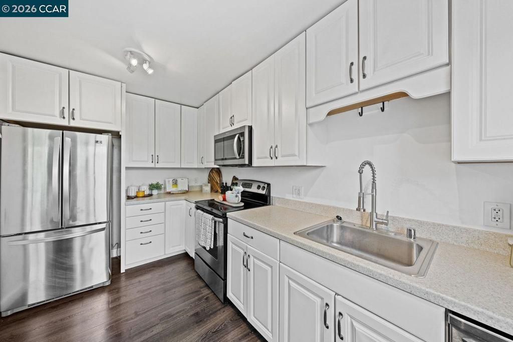 Image 12 of property listing at 1476 Camino Peral C, Moraga, CA 94556