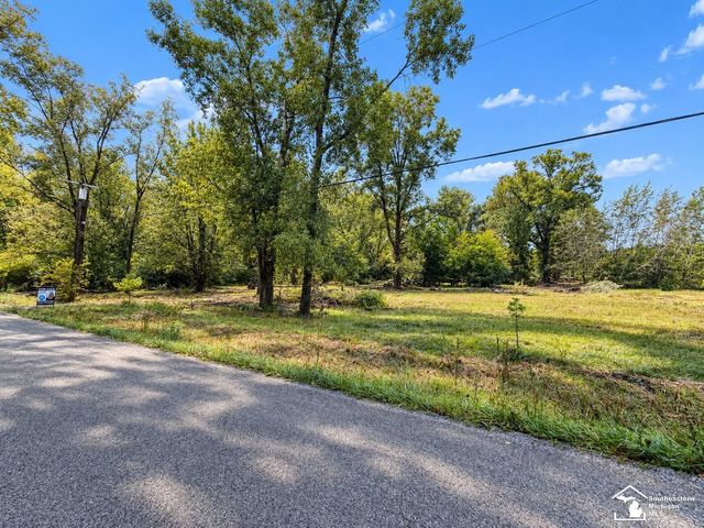 6718 Colf Road, Carleton, MI 48117