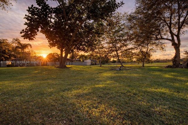 13168 SW 93rd Pl, Miami, FL 33176