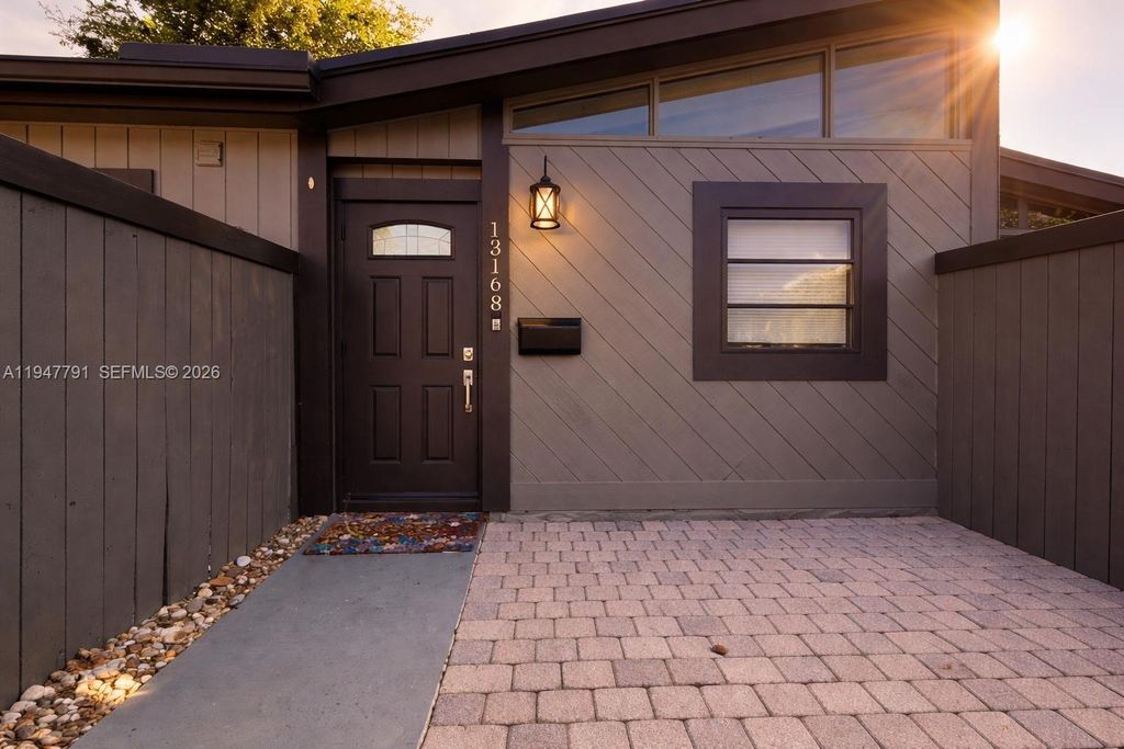 13168 SW 93rd Pl, Miami, FL 33176