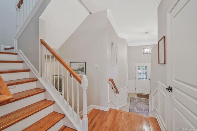 6 Sugar Pine Lane, Bay Shore, NY 11706