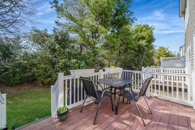 6 Sugar Pine Lane, Bay Shore, NY 11706