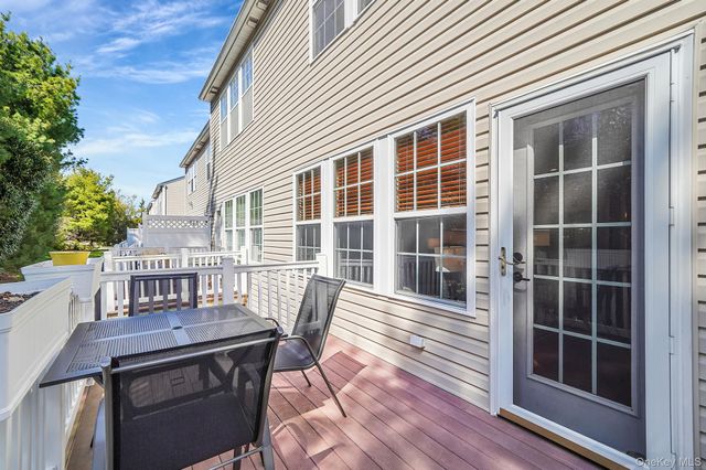 6 Sugar Pine Lane, Bay Shore, NY 11706