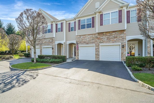 6 Sugar Pine Lane, Bay Shore, NY 11706