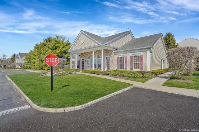 6 Sugar Pine Lane, Bay Shore, NY 11706