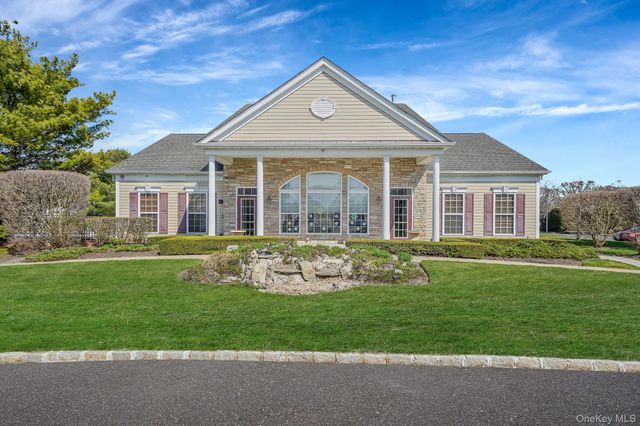 6 Sugar Pine Lane, Bay Shore, NY 11706