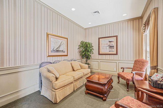 6 Sugar Pine Lane, Bay Shore, NY 11706