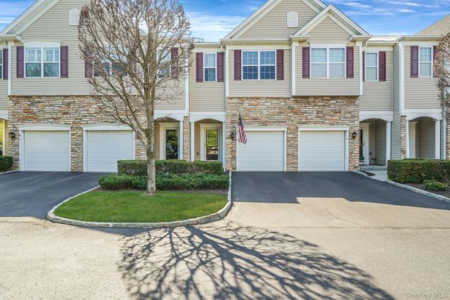 6 Sugar Pine Lane, Bay Shore, NY 11706