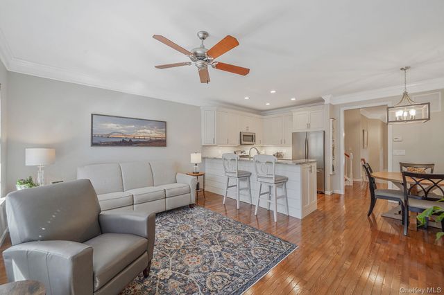 6 Sugar Pine Lane, Bay Shore, NY 11706