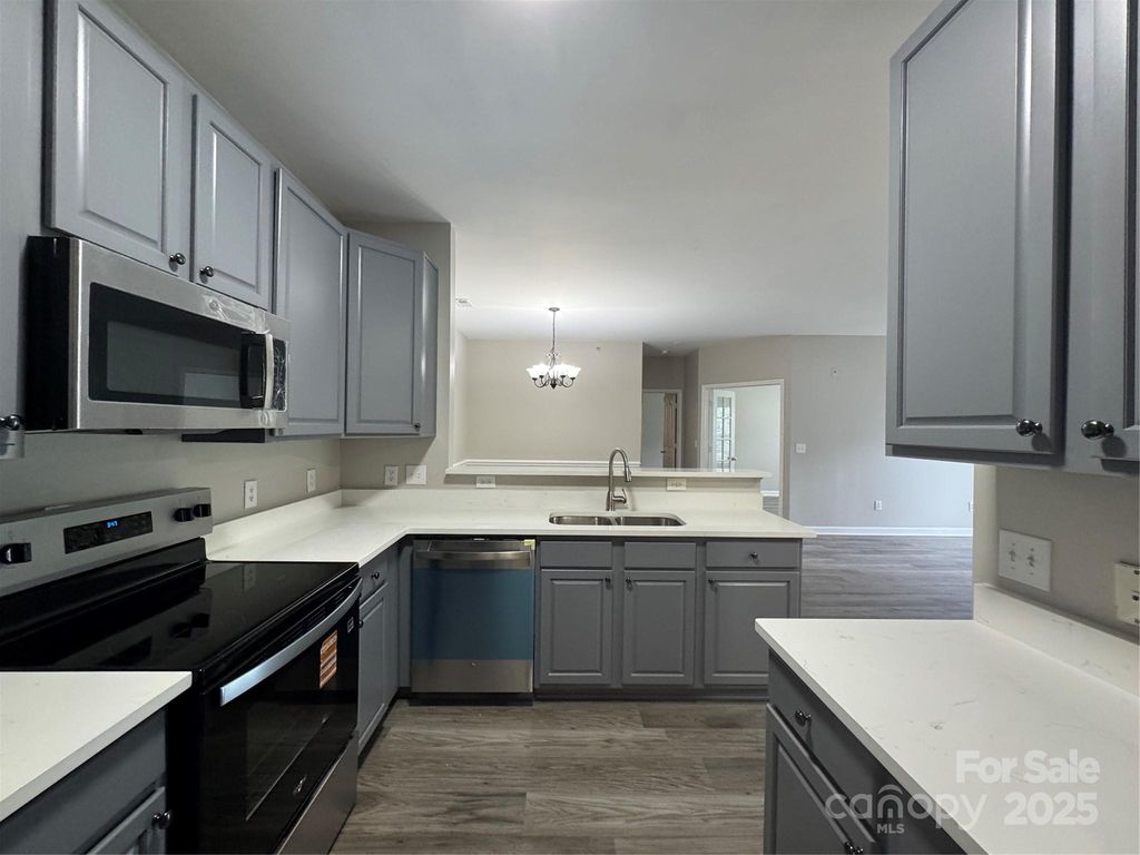 10676 Hill Point Court, Charlotte, NC 28262