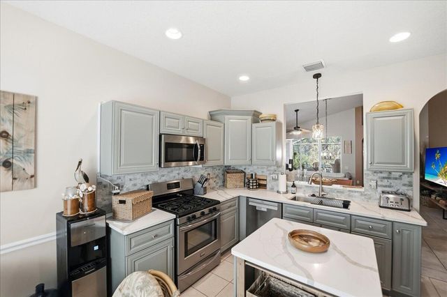 407 NW Granville Street, Port St. Lucie, FL 34986