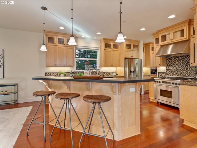 10230 Nw LANGWORTHY Ter, Portland, OR 97229